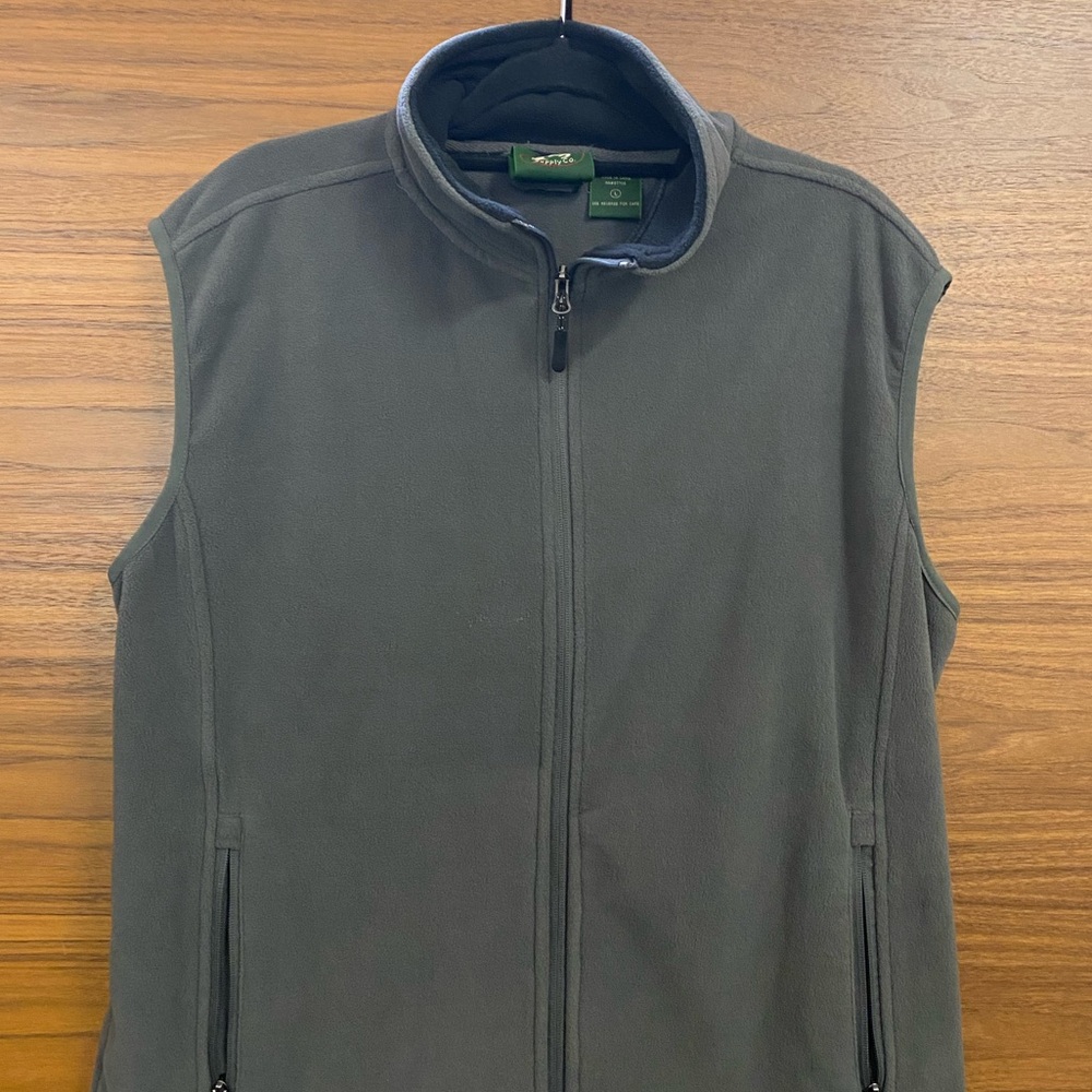 FLEECE ZIP UP SWEATER STYLE VEST